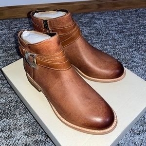 Clarks Maypearl Edie Ankle Boot, size: 5 M